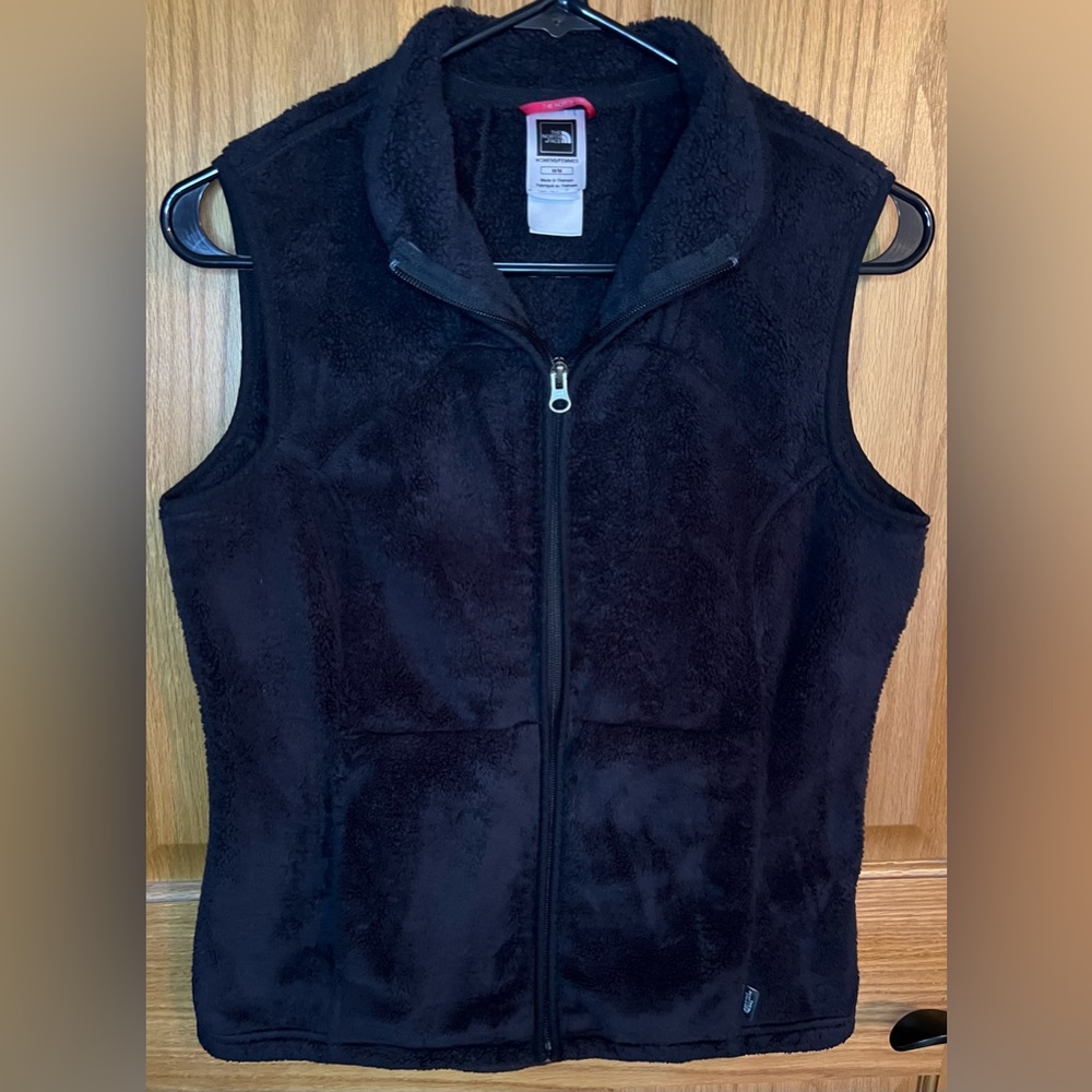 🏔️ The North Face Women's Black Soft Plush Sherpa Fleece Vest Medium